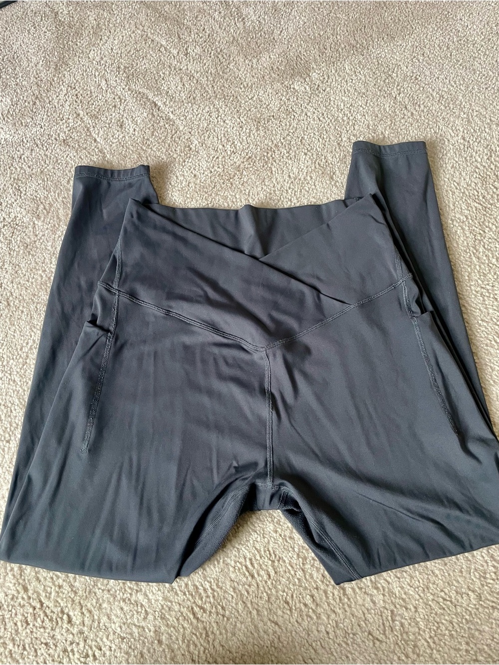 Crossover Waist Gray Workout Leggings with Side Pockets